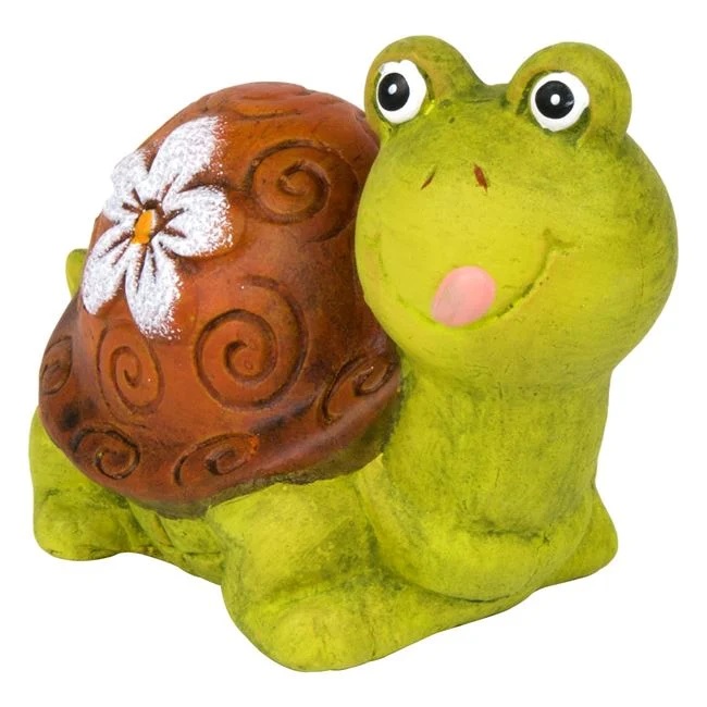 Adaugă un plus de farmec grădinii sau balconului tău cu această broască țestoasă decorativă realizată din ceramică. Decorată în nuanțe de verde, cu carapace maro și un detaliu floral, figurina oferă un aspect vesel și natural oricărui spațiu exterior. Poate fi combinată cu alte modele și dimensiuni pentru a crea un decor original și plin de personalitate. Specificații: Material: Ceramică Culoare: Verde, cu carapace maro și floare decorativă Dimensiuni (L x l x h): 11 x 6 x 7,5 cm Utilizare: Decor pentru grădină, balcon, terasă sau jardiniere